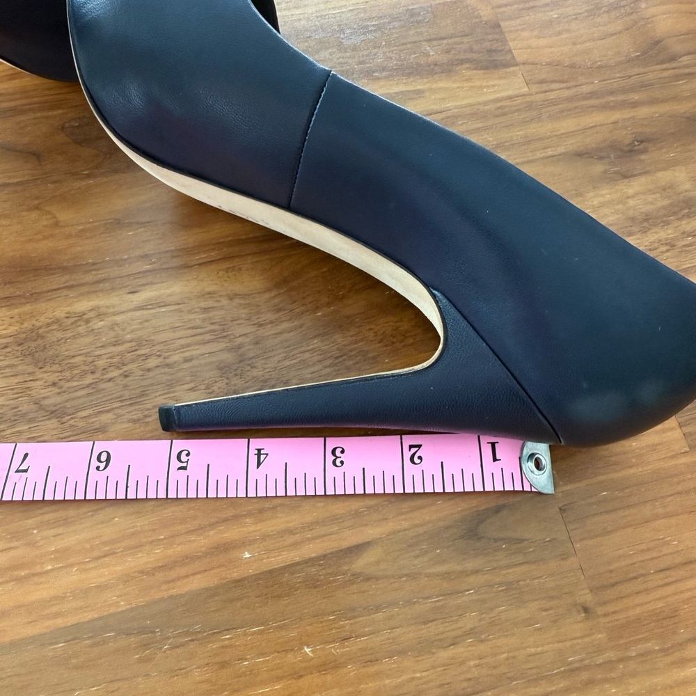 Chanel Blue/Black Leather CC Cap Toe Pumps - Size 40 - Picture 7 of 13
